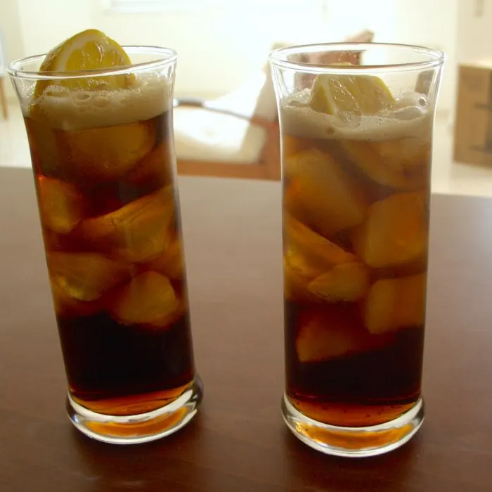 Drinks para churrasco: o que servir quando você também cuida da grelha
